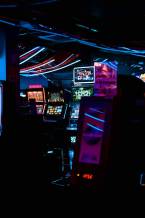 The main differences between live and online casinos